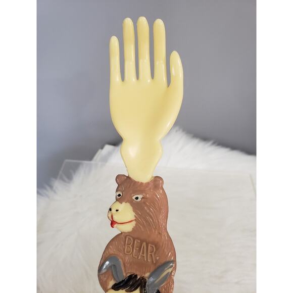 Vintage Genuine BEAR ASS SCRATCHER Plastic Back Hand Donkey Brown Bear Las Vegas - Picture 5 of 11